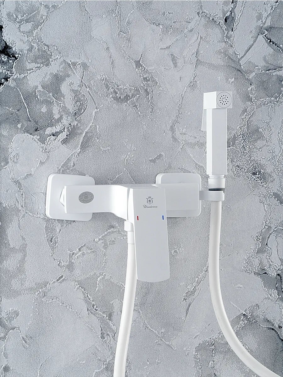 Смеситель с гигиенической лейкой Diadonna, одно рычажный, с душевым гарнитуром, 2 отверстия для монтажа — фото 1