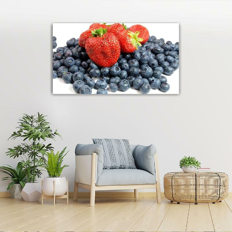 Картина на холсте 60x110 LinxOne "Клубника ягоды черника белый" интерьерная для дома / на стену / на кухню / с подрамником