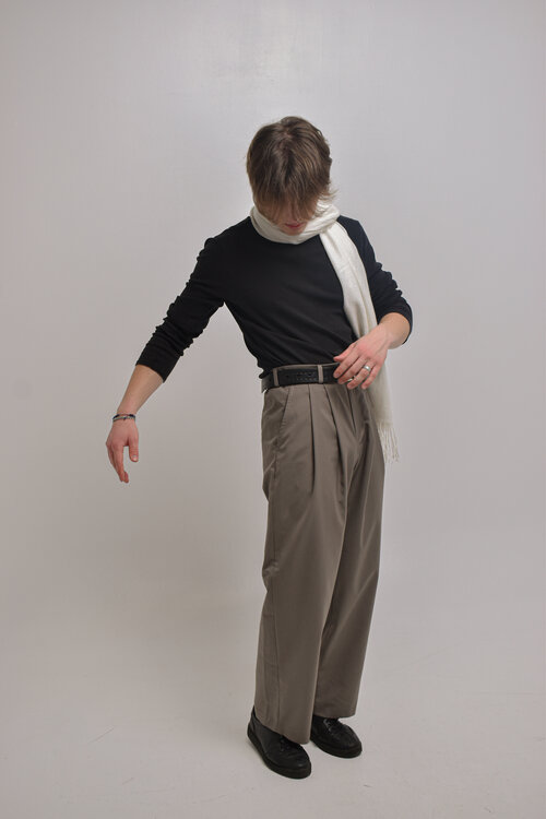 Шаровары  Широкие костюмные брюки с защипами, размер S, серебряный, серый