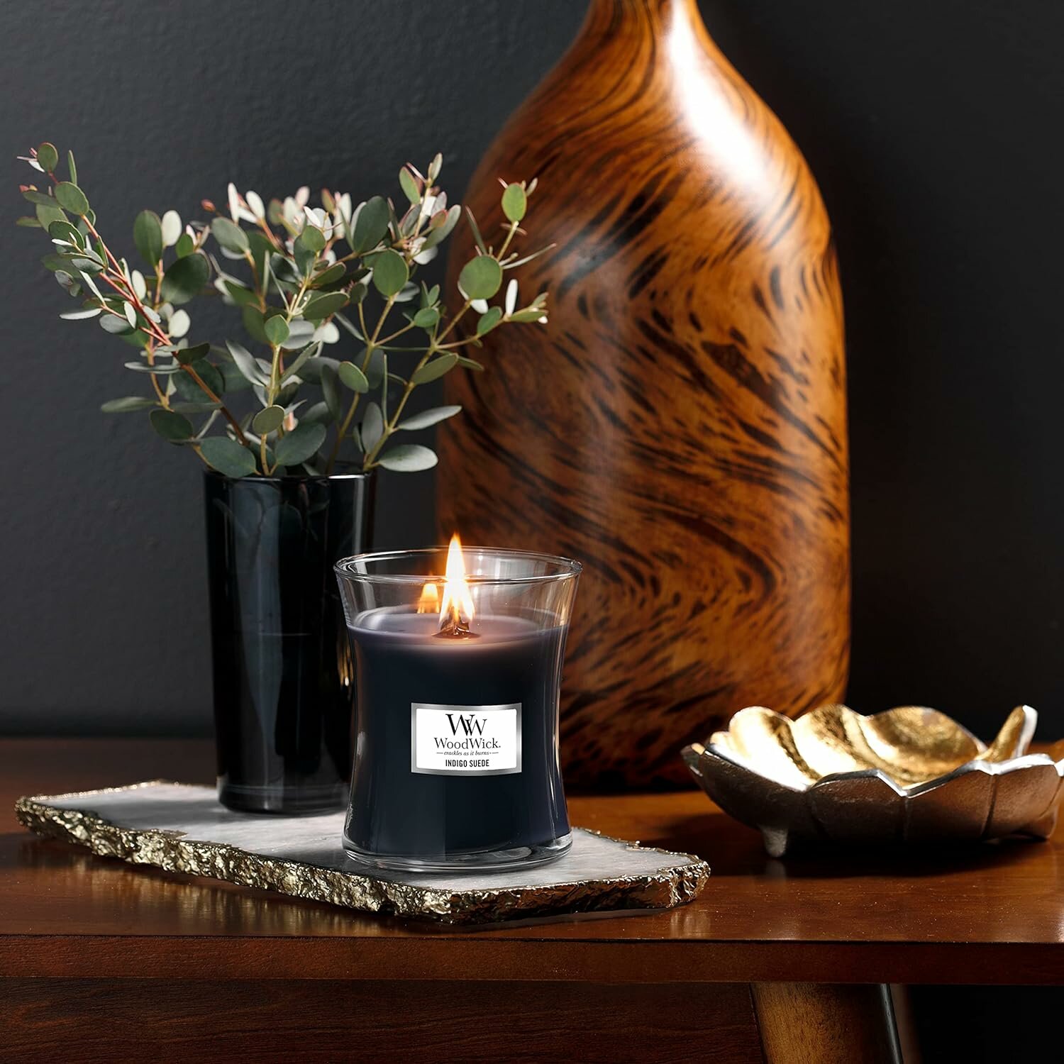 Свеча средняя Woodwick Индиго замша 275гр. - фото №4