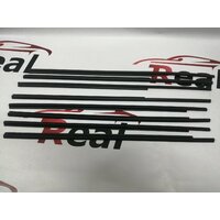 Уплотнитель стекла двери с бархатом используется что бы стандартные пластиковые вставки не царапали текло, так же  ...