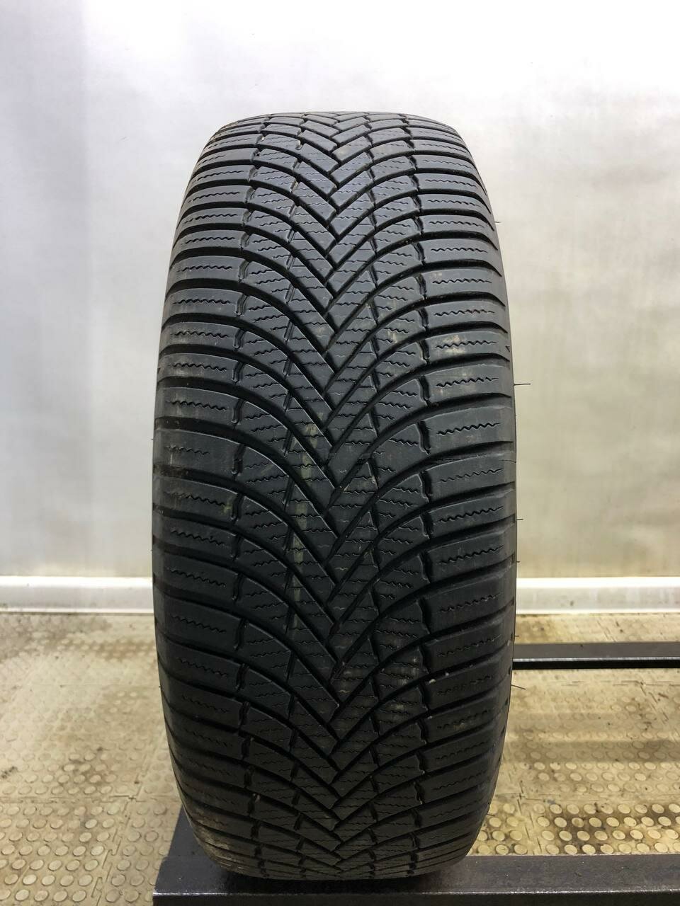 Firestone Muitiseason 215/60 R17 БУ Шины Зимние