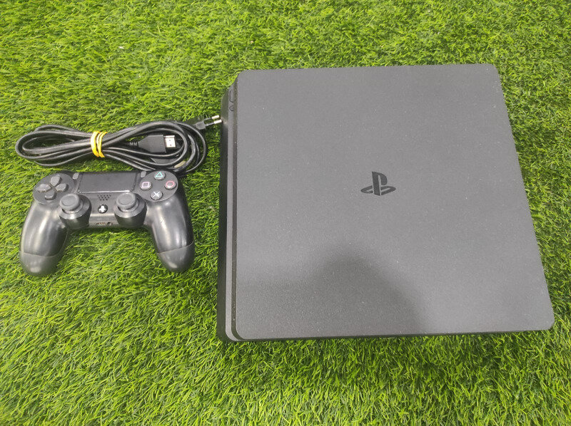 Playstation 4 Slim 1tb