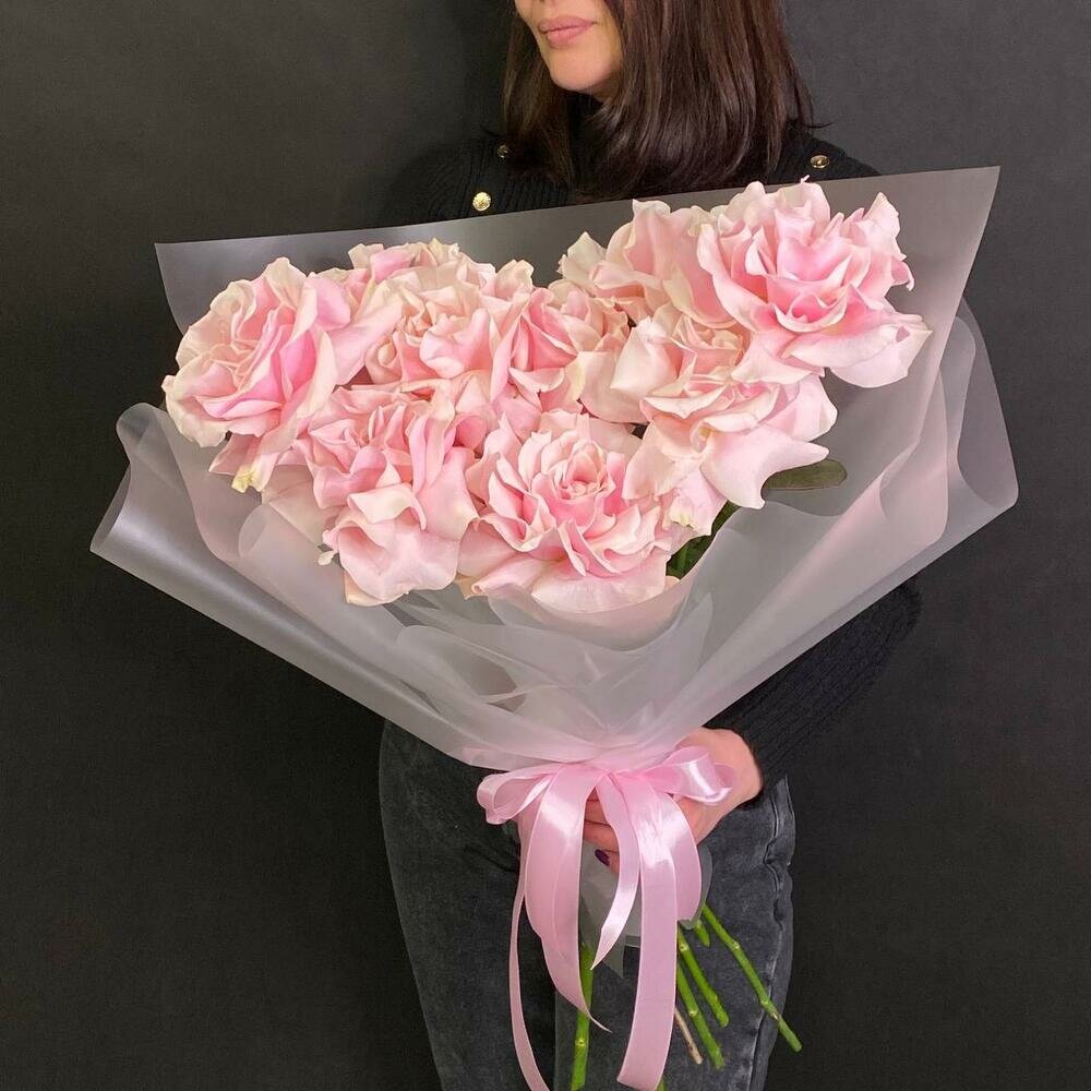 11 французских роз / Букет из 11 розовых французских роз / Вывернутые розы