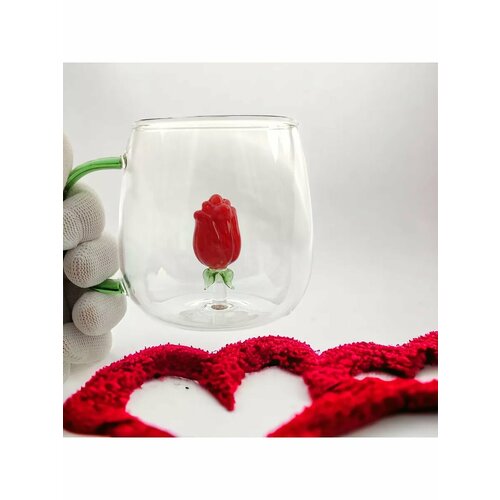 Кружка с фигуркой на дне (красная роза) в подарок зеленый, красный, бесцветный