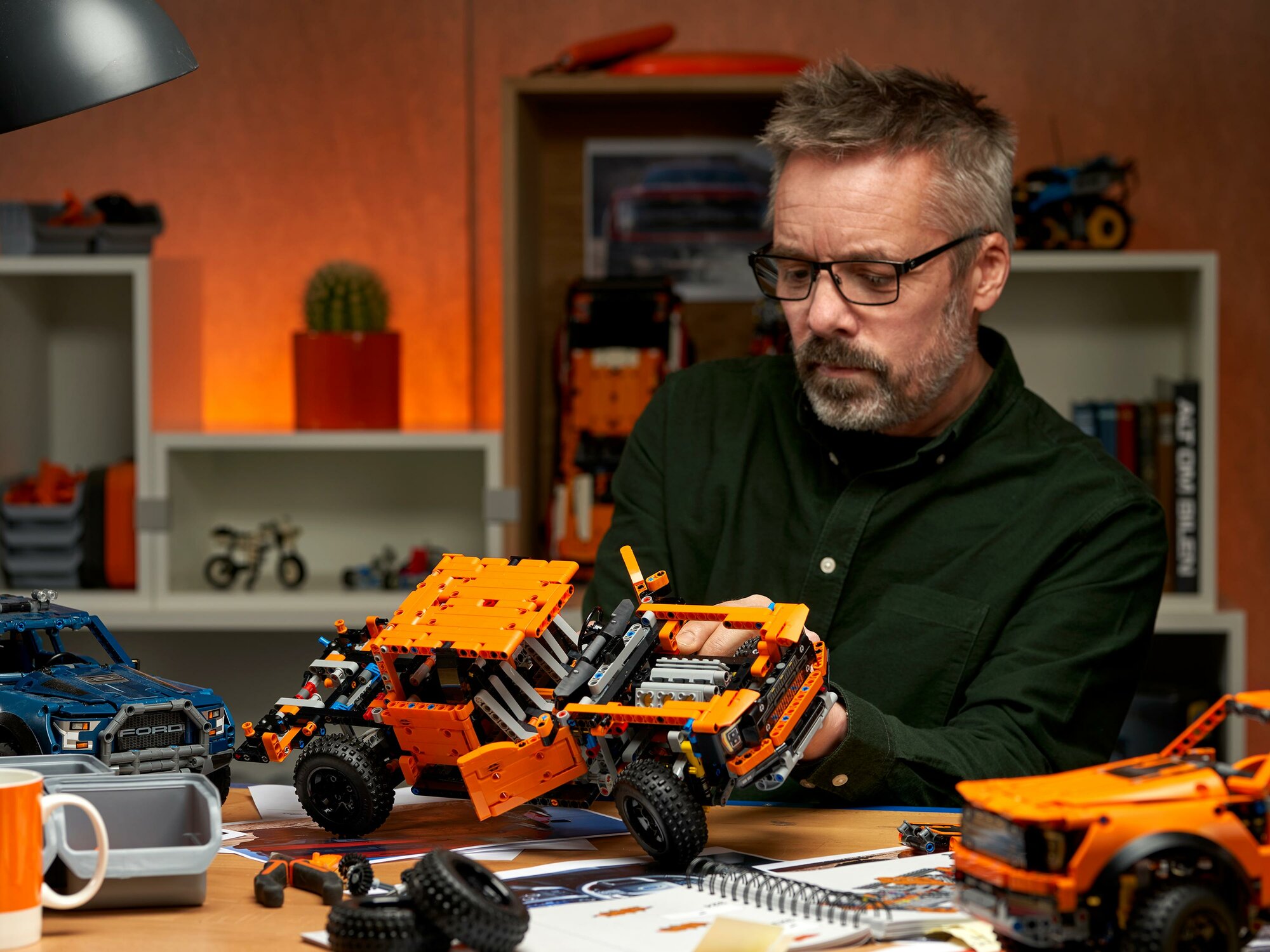Конструктор Lego Technic Ford F-150 Raptor - фото №4