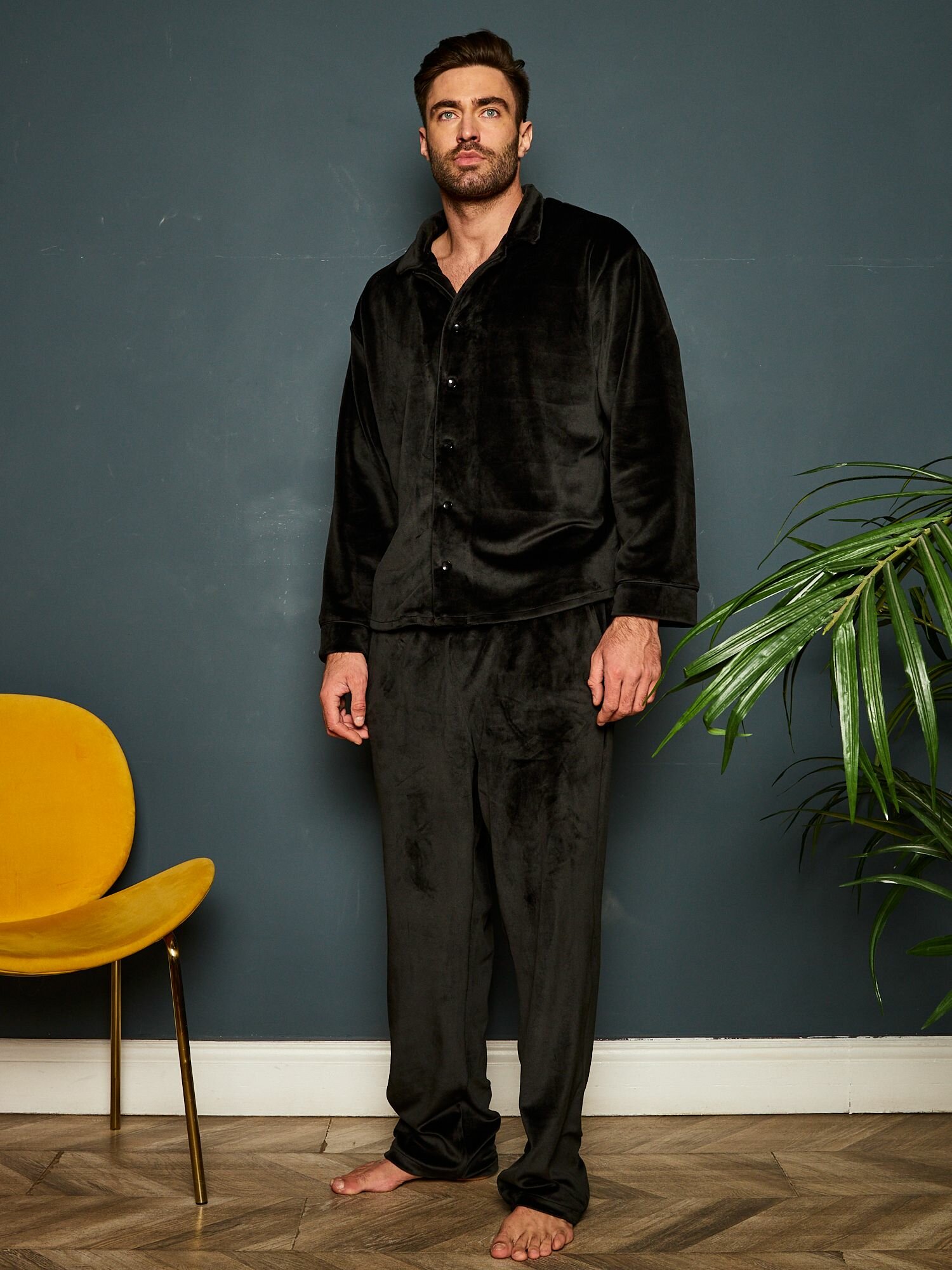Пижама мужская с брюками и рубашкой из велюра "Черный" - фотография № 5