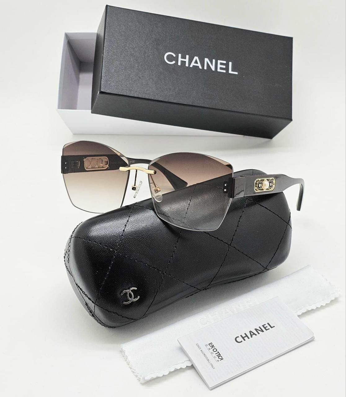 Солнцезащитные очки Chanel 