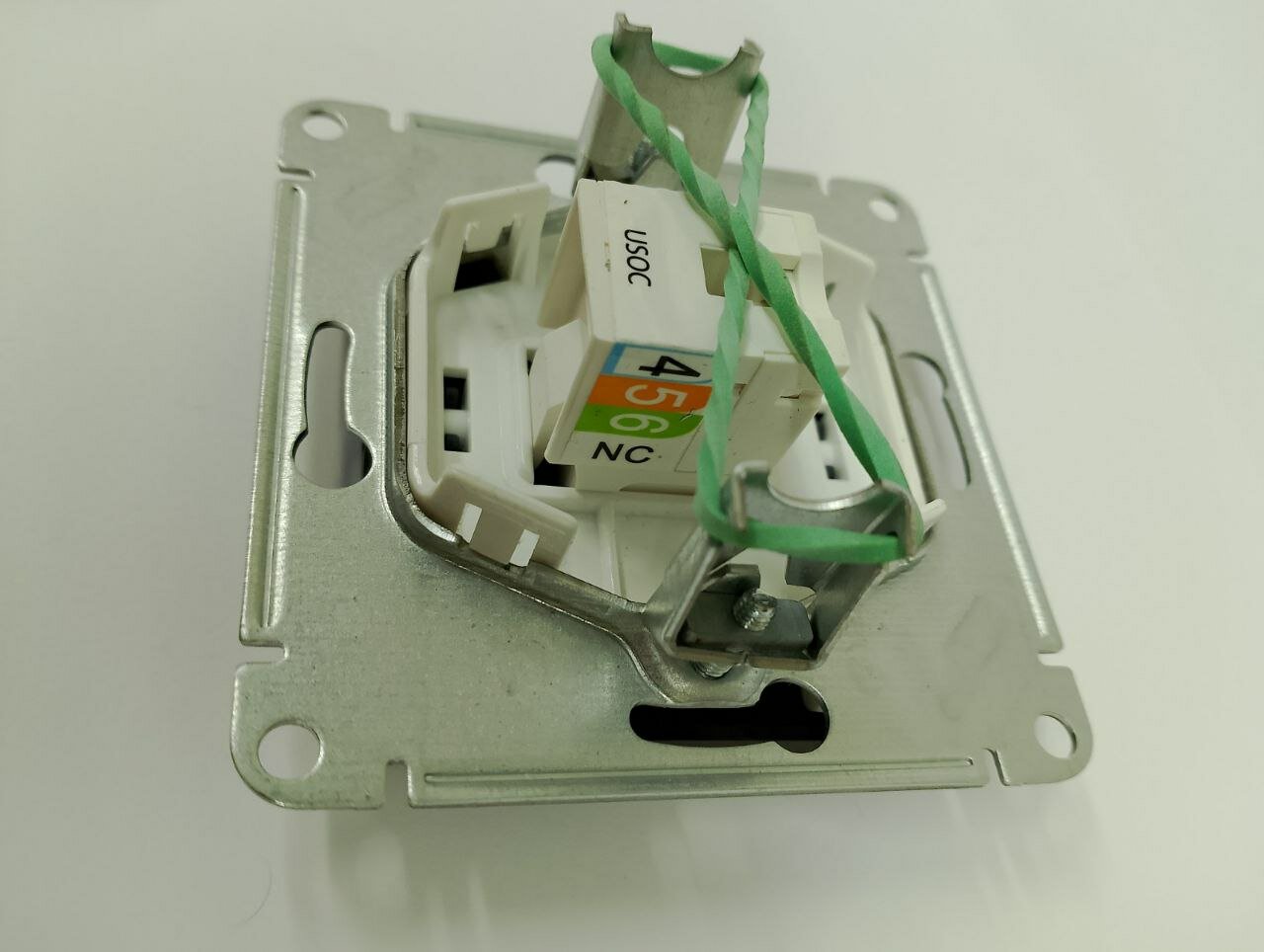 Glossa GSL001181T Розетка телефонная (RJ11, под рамку, скрытая установка, баклажан) Упаковка (10 шт.) Schneider Electric - фото №9