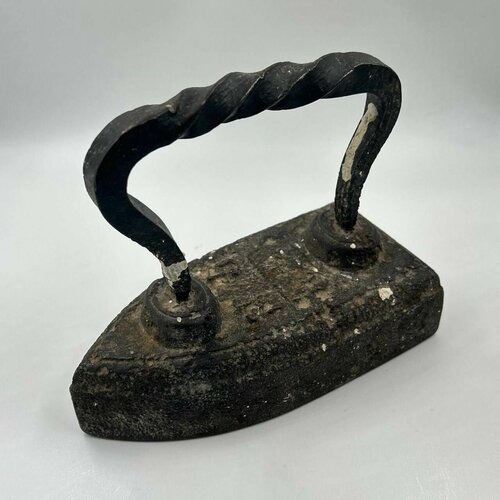 Утюг чугунный цельнолитой весом 4 кг Винтаж 350000₽