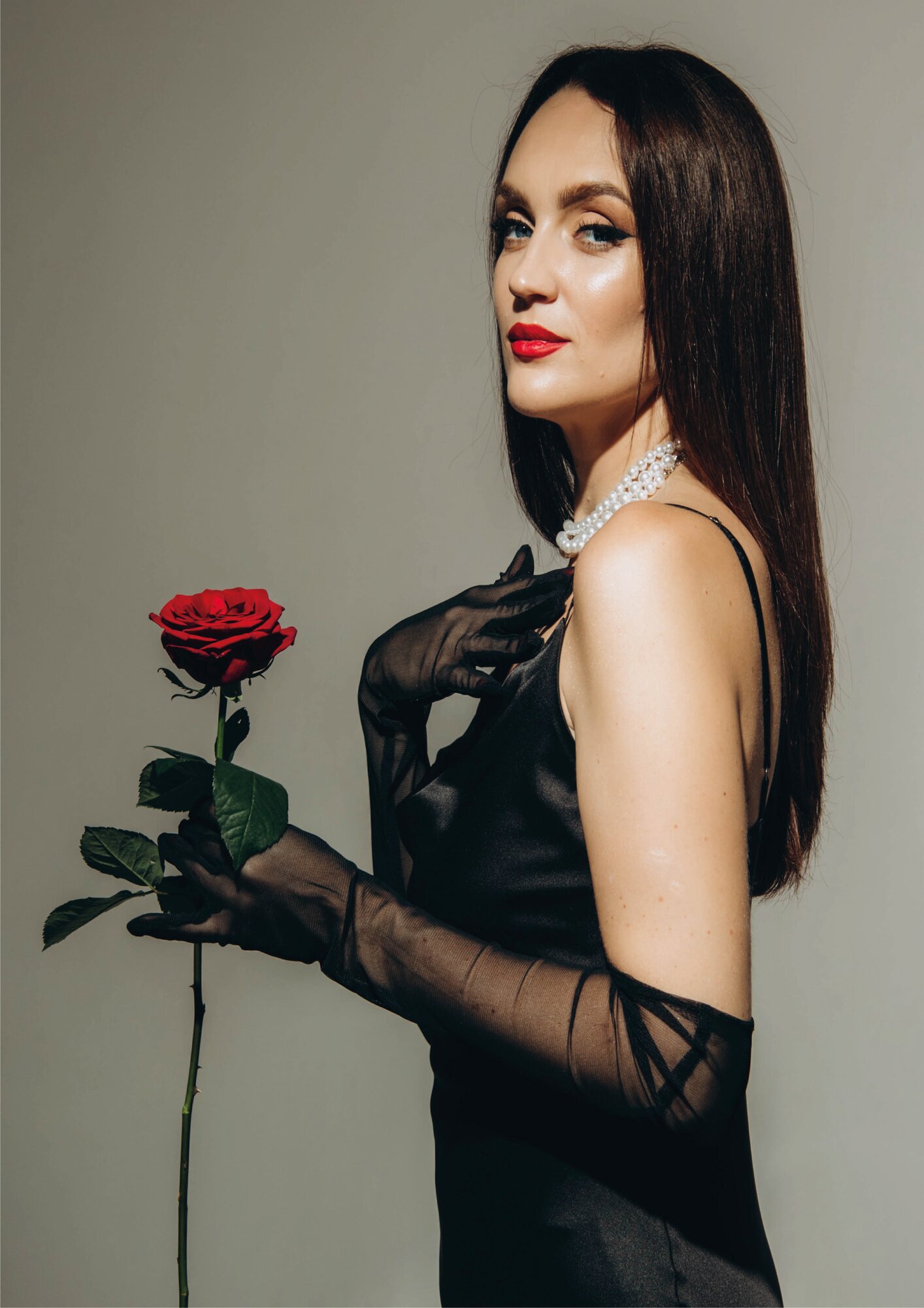 фото Перчатки тонкие в сетку прозрачные фатин