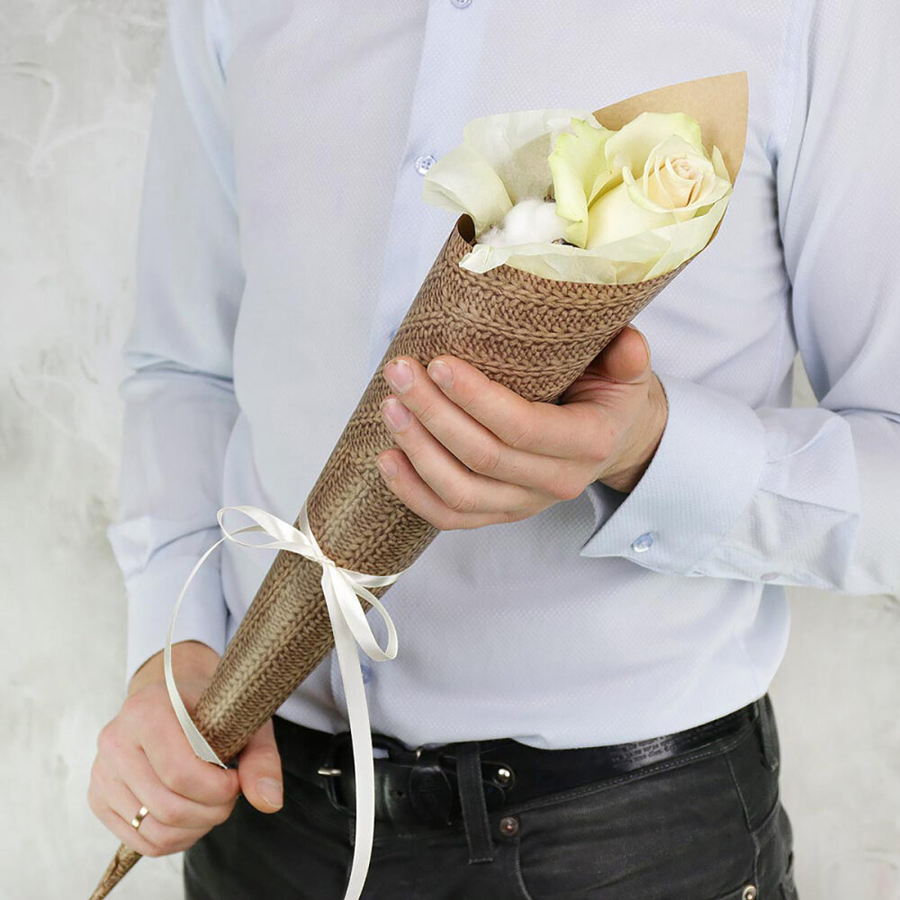 Букет Маркет "Белая роза", 60см, роза Эквадор, хлопок, оберточная бумага