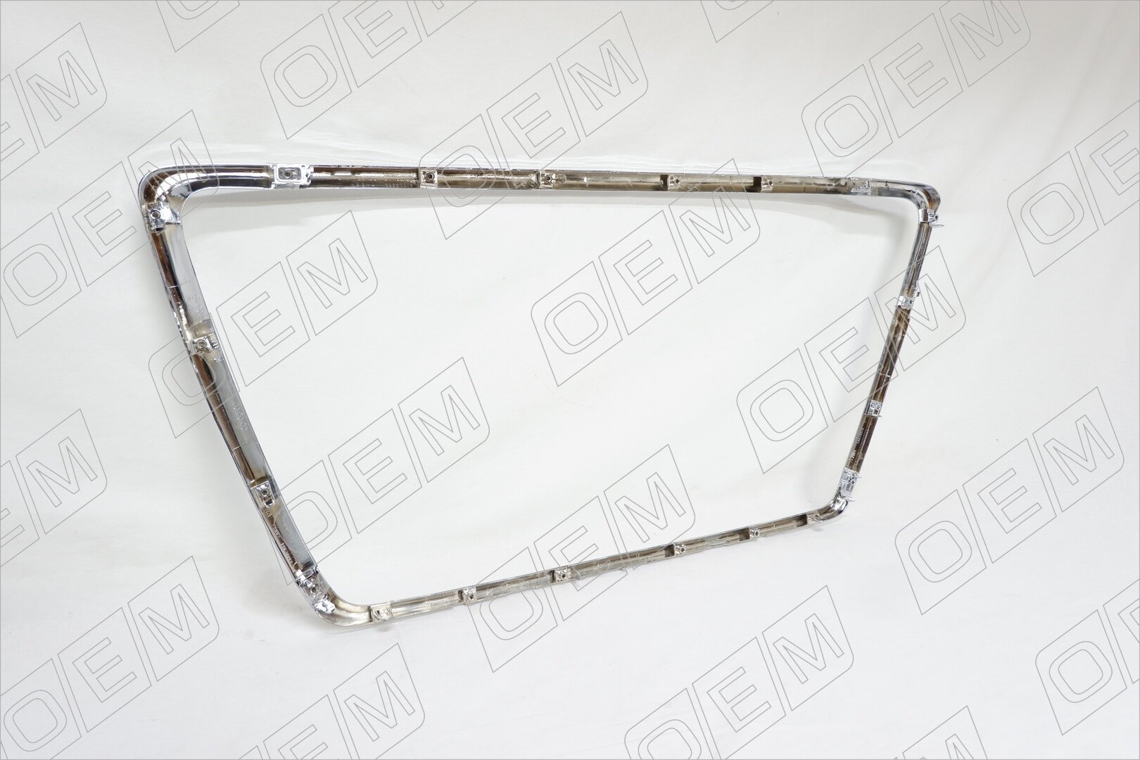 Окантовка решетки радиатора Mitsubishi ASX 1 GA0 6400C960, Митсубиши АСХ, год с 2010 по 2012, O.E.M. — фото 1