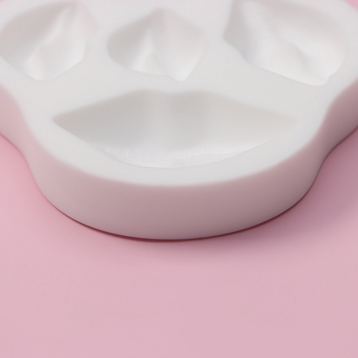 Молд силиконовый для шоколада, воска, мыла, гипса и эпоксидной смолы 'Губы', 8,5*8*1,5 см, Арт Узор — фото 1