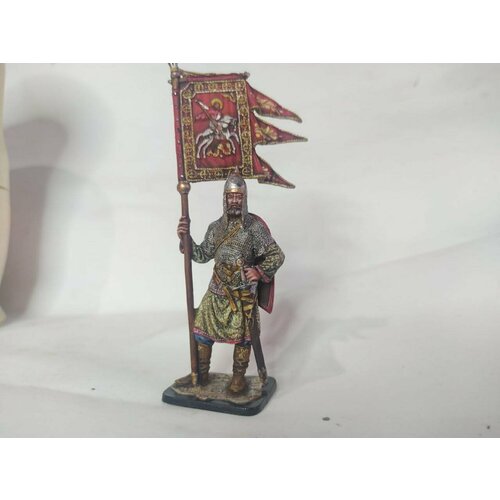 Оловянная фигурка 54-мм. Русский воин со стягом, 1240-е гг
