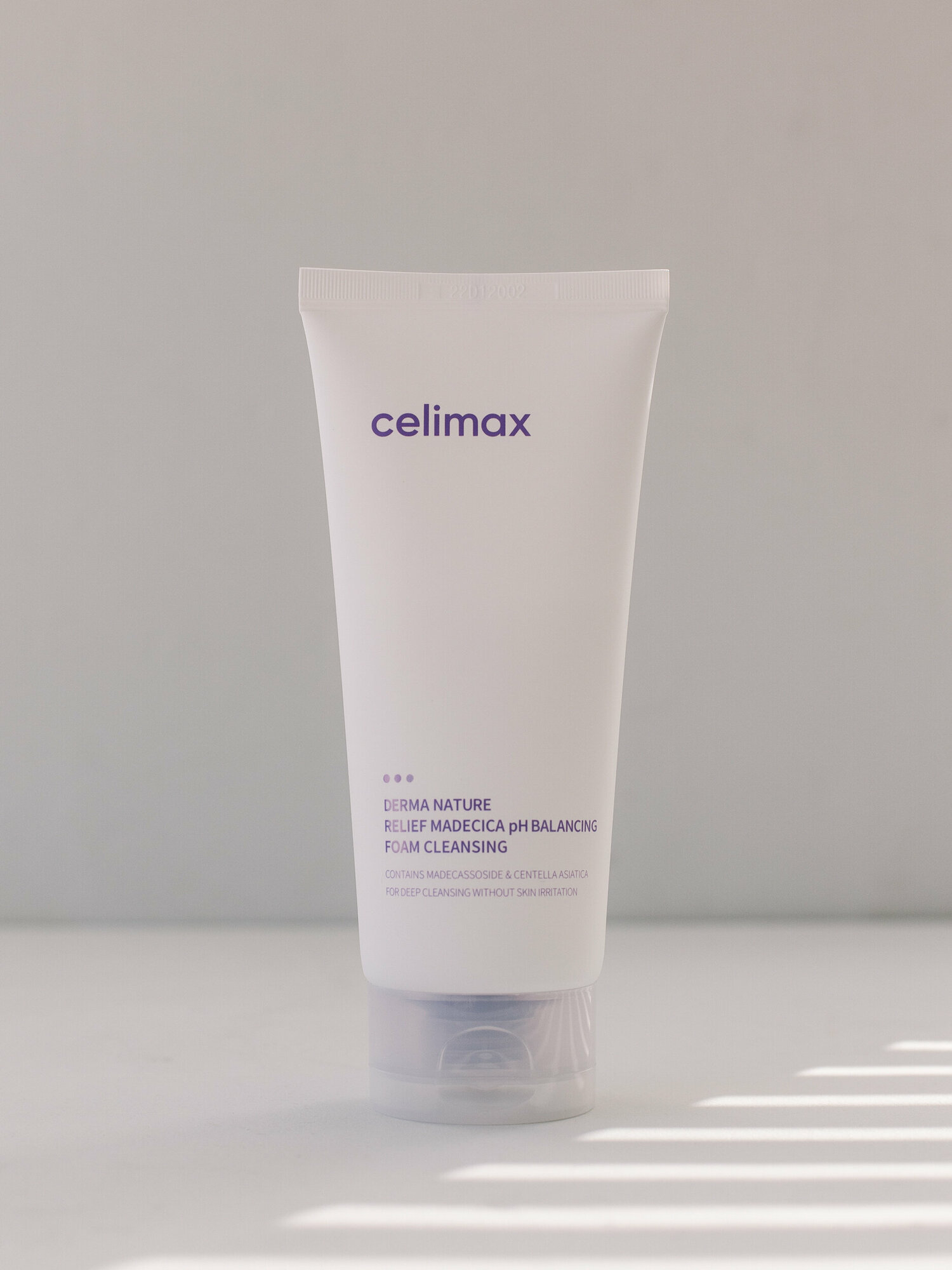Celimax Балансирующая пенка для умывания Derma Nature Relief Madecica pH Balancing Foam Cleansing, 150ml