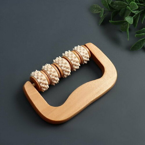 Массажёр Коромысло 145 x 8 x 3 см деревянный 5 колёс с шипами цвет бежевый 388₽