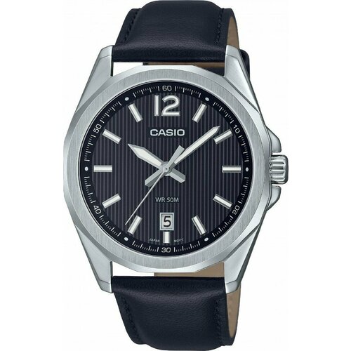 фото Наручные часы casio, черный