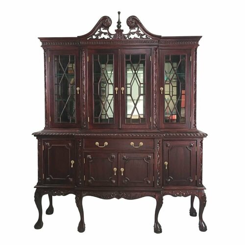 Шкаф-витрина в стиле Chippendale из красного дерева (mahogany wood)