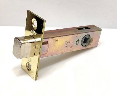 фото Задвижка дверная врезная под фиксатор AMIG хром