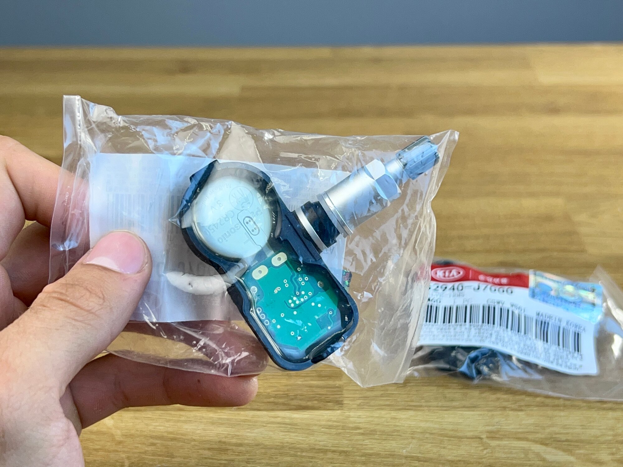 Картинки Датчик давления в шинах TPMS 52940-J7000 Хендай / Киа / Hyundai / KIA 52940-J7000