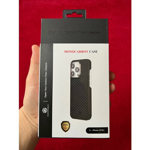 Monocarbon Чехол Carbon Fiber для iPhone 15 Pro с MagSafe, черный матовый