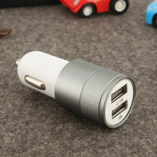 Автомобильное зарядное устройство 2 USB 2.1 А в прикуриватель мощный сетевой фильтр для одновременной зарядки нескольких устройств