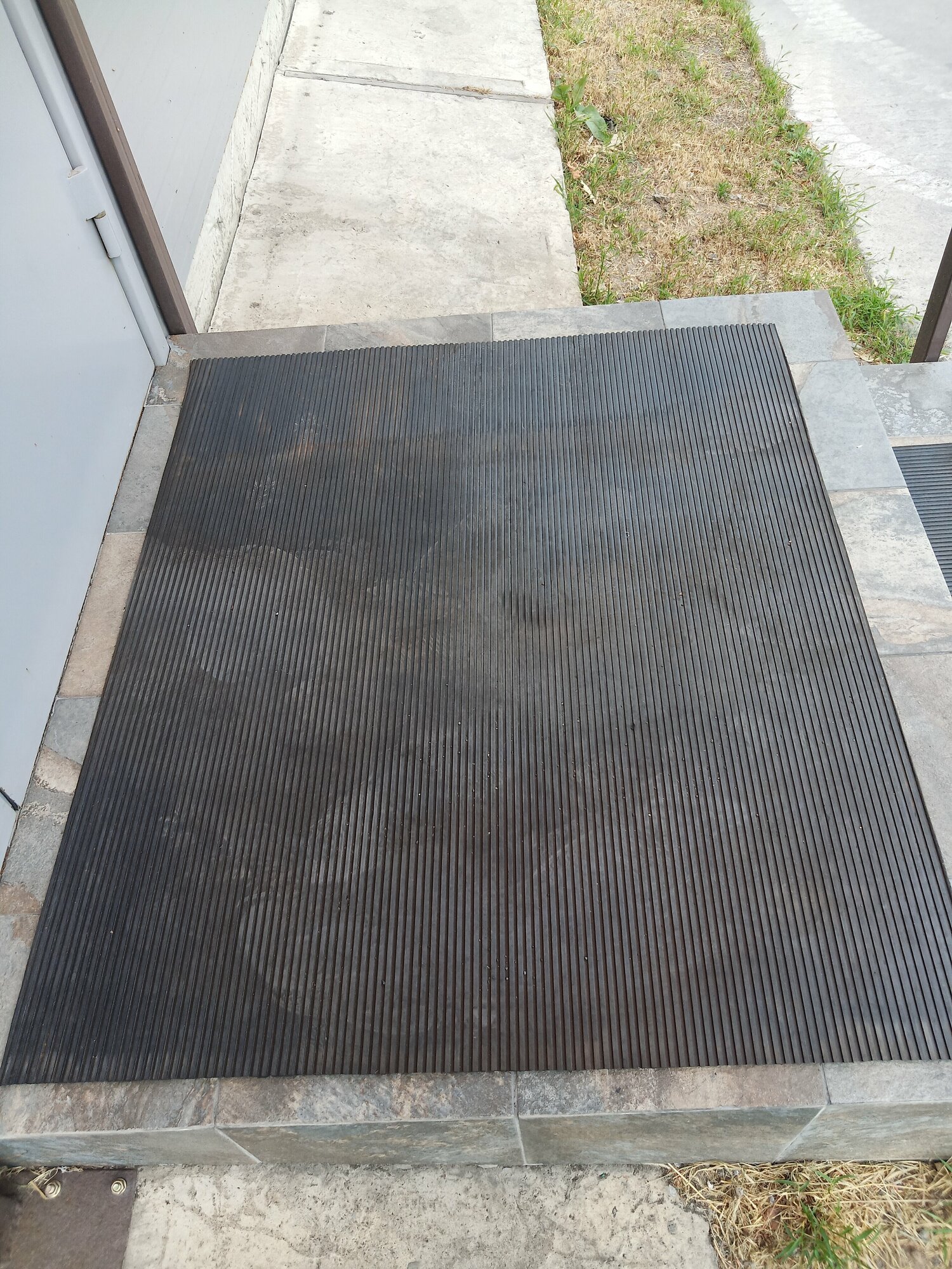 фото Коврик резиновый диэлектрический 750х1000