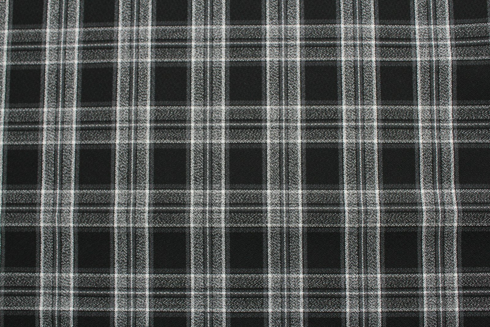 Ткань Шотландка костюмная серо-белая клетка на чёрном фоне, ш145см, 0,5 м