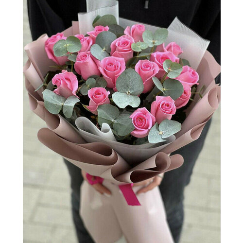 Букет розы розовые с эвкалиптом Flawery