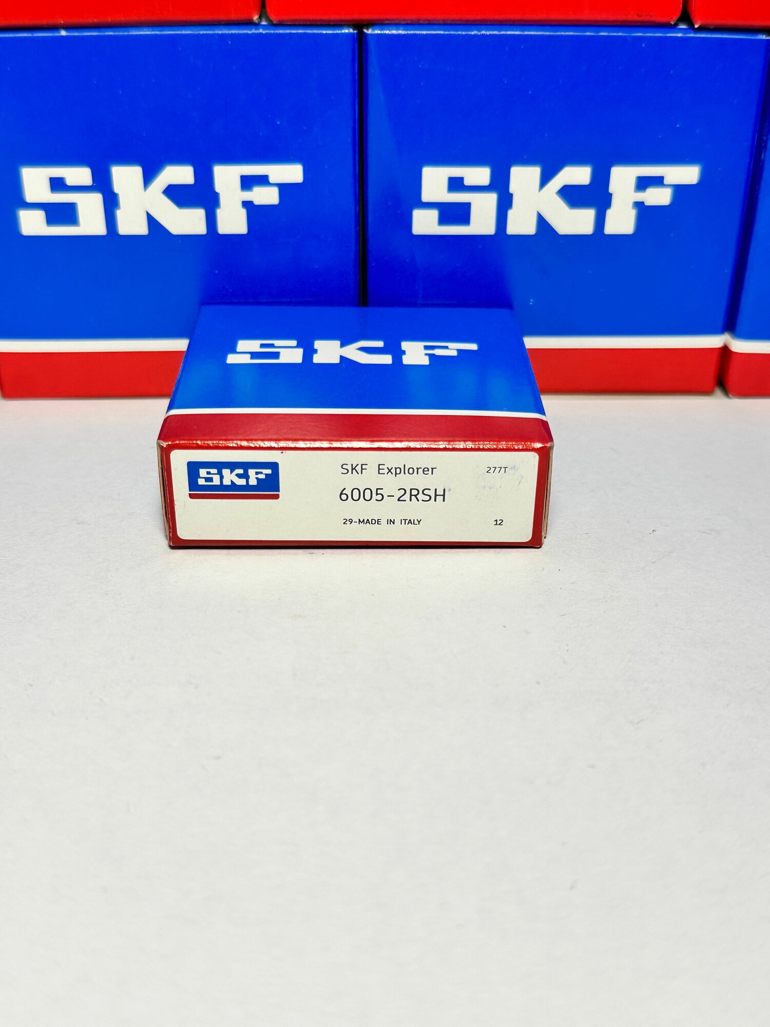 6005 2RSH SKF подшипник Made in italy 25x47x12
