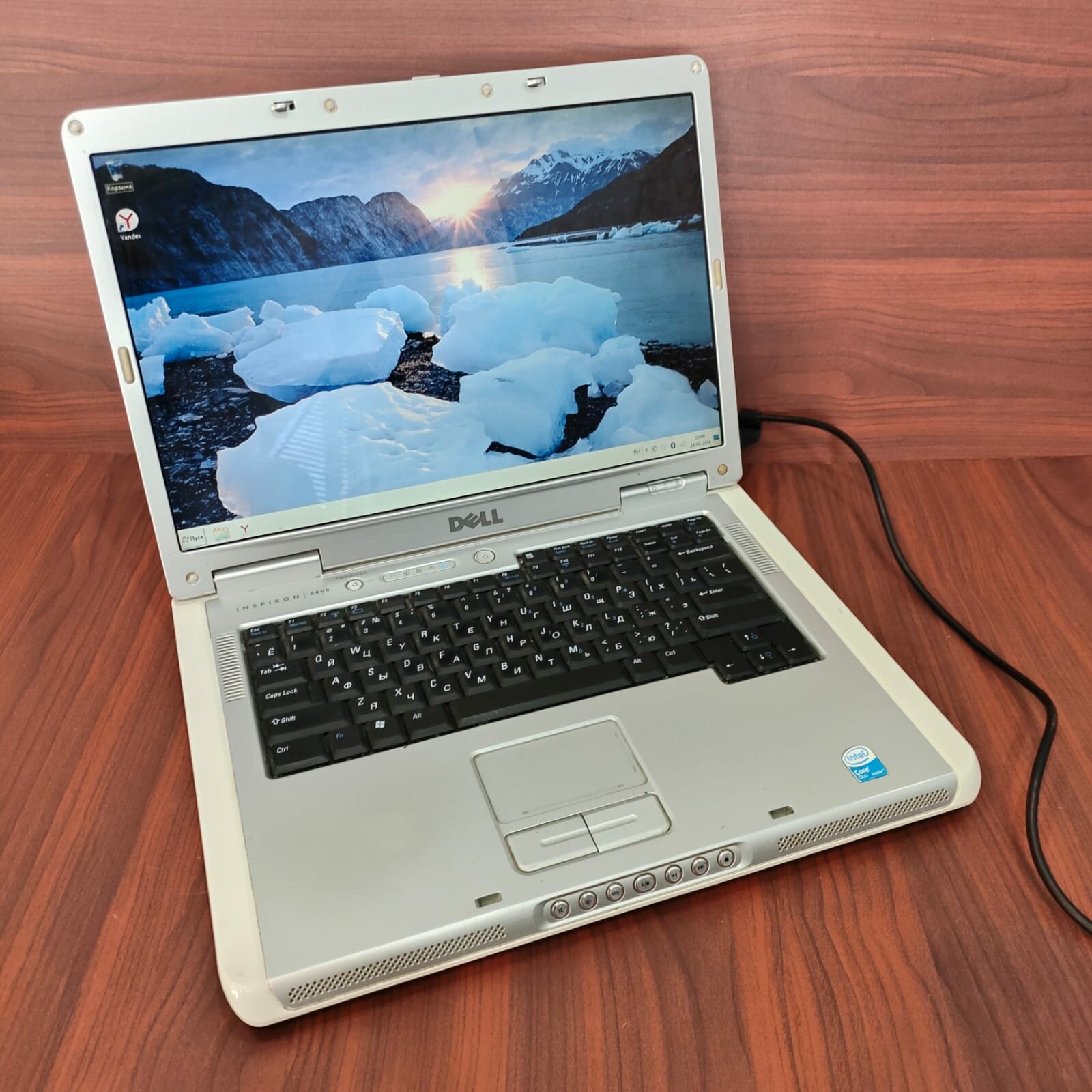 15,6" Ноутбук Dell Inspiron G400, 1280х800, Intel Core Duo T2050 2x1.6ГГц, RAM 2 ГБ, HDD 80 ГБ, Windows 7, серый