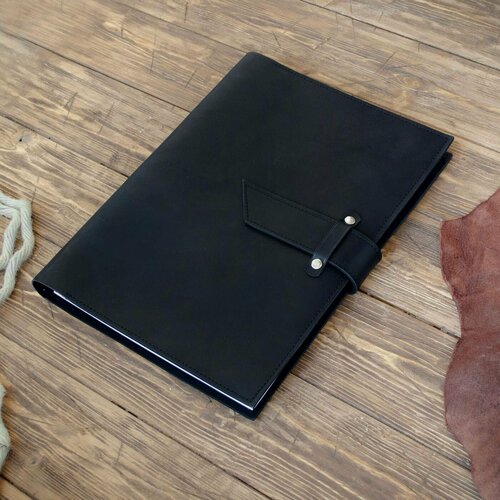 Изображение товара Кожаный блокнот на кольцах формата А4. Черный, с хлястиком застежкой