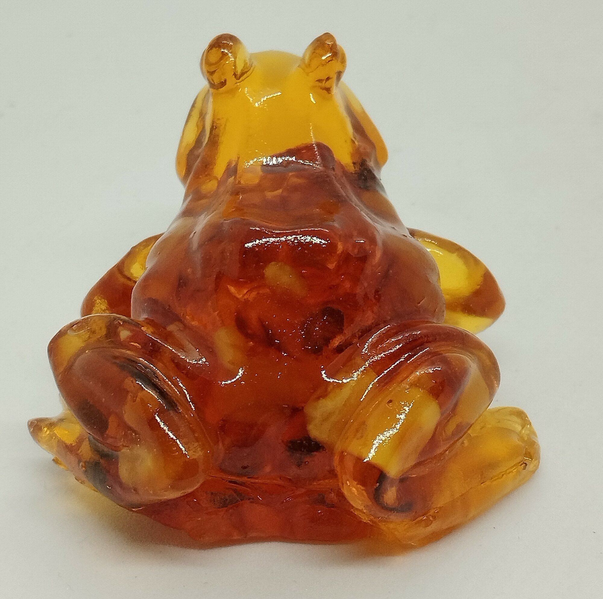 Янтарная фигурка Лягушка, 40 г — фото 1
