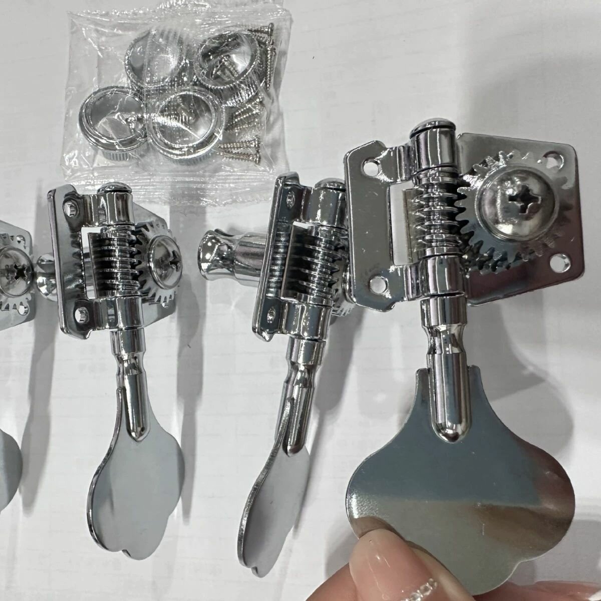 Комплект открытой колковой механики для бас гитары. Хром.