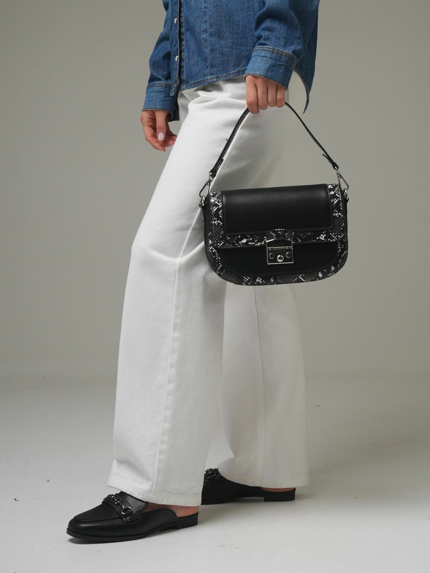 Сумка кросс-боди Daniele Patrici, фактура матовая, под рептилию, черный 2 — фото 1