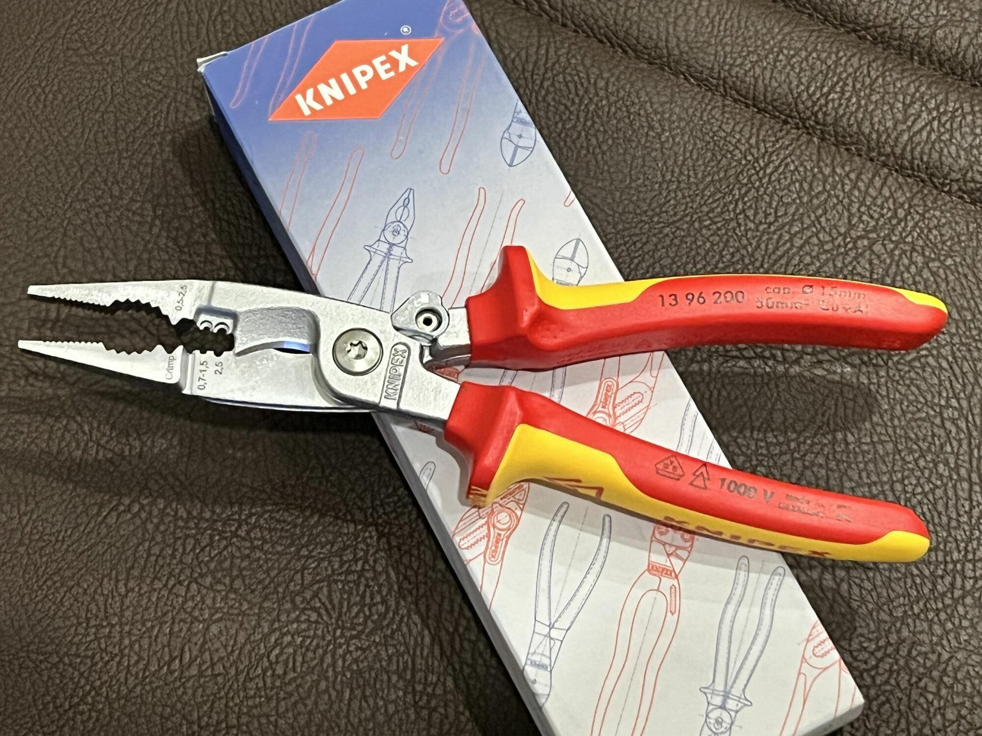 Кримпер Knipex 13 96 200 красный/желтый