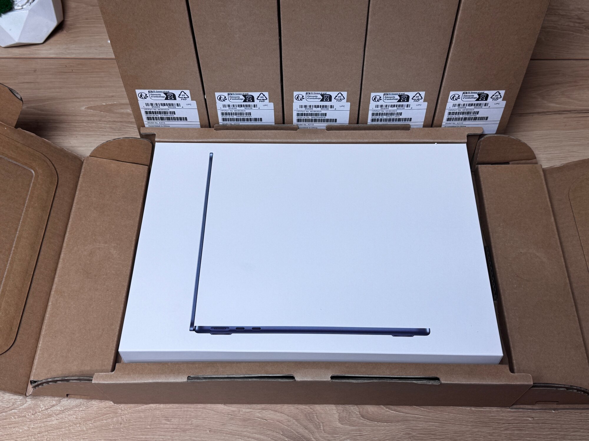 2024 Apple MacBook Air 13,6" Liquid Retina, Apple M3 8CPU/8GPU, 16GB RAM, 256GB SSD, Model A3113, цвет Midnight, RU клавиатура — фото 1