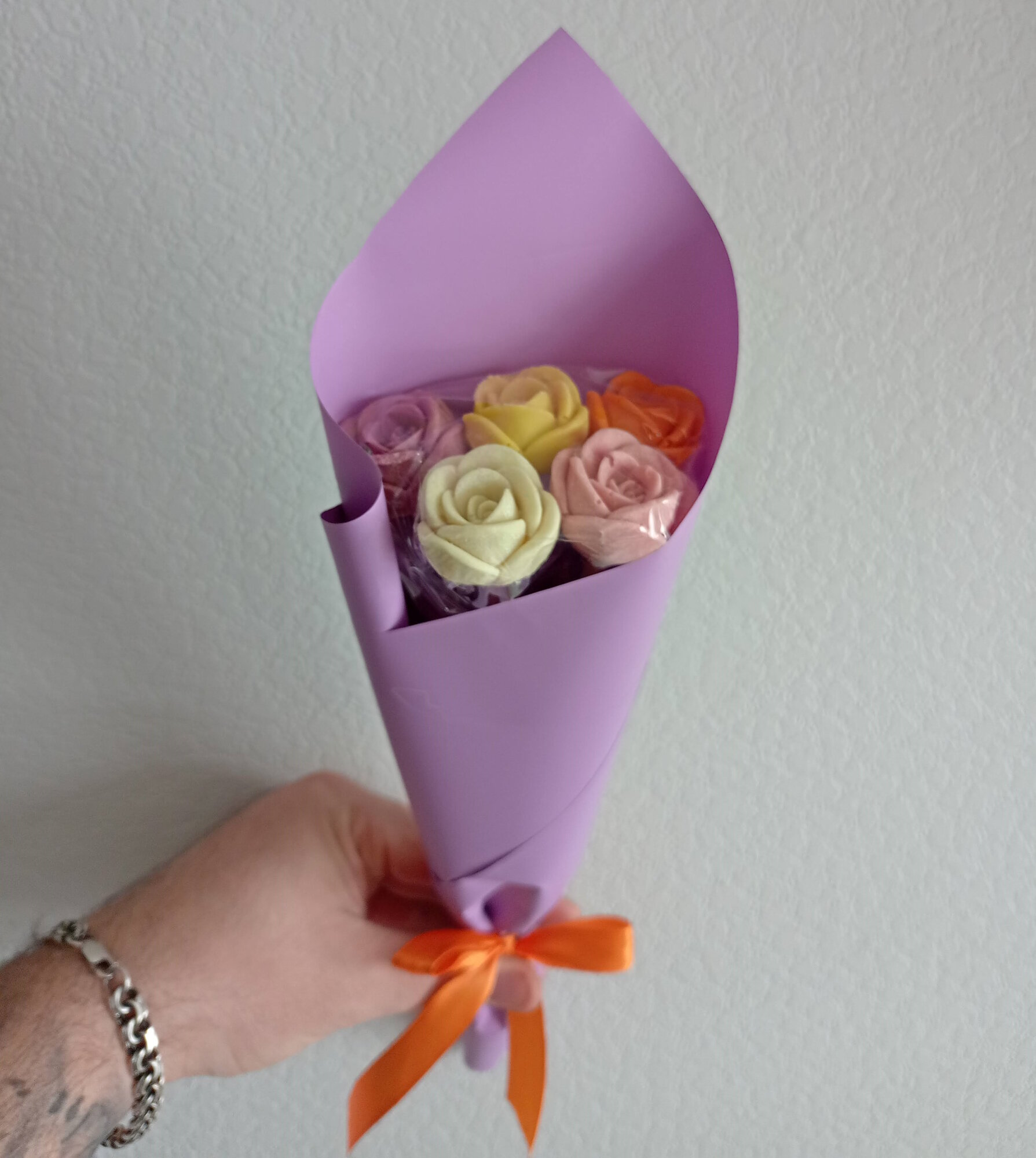 Сладкий букет "ShokoTrendy" шоколадные розы в подарочной упаковке