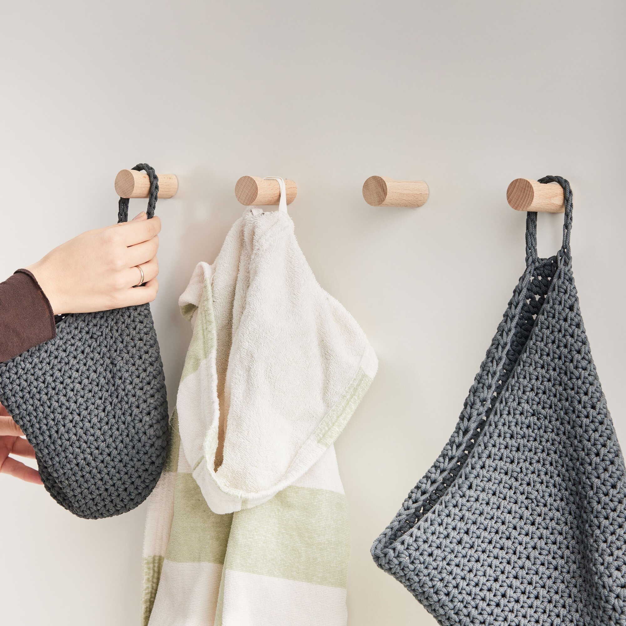 фото Крючки W4 деревянные, бук 55/55/95 мм, Varman.pro