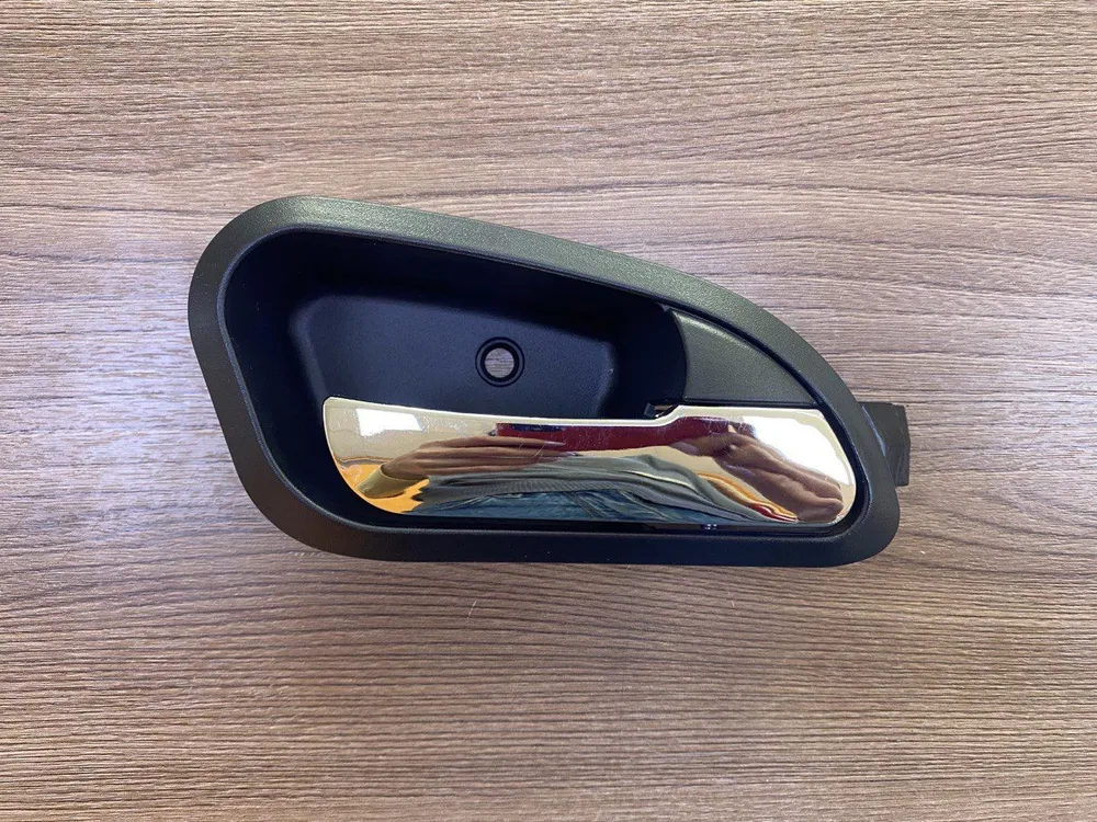 Ручка двери внутренняя правая (пер. зад) (черная) Lifan Breez Лифан Бриз