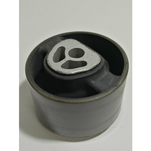 Сайлентблок опоры двигателя нижней правой Dongfeng S30 16 16V 4AT седан 1802301 1900₽