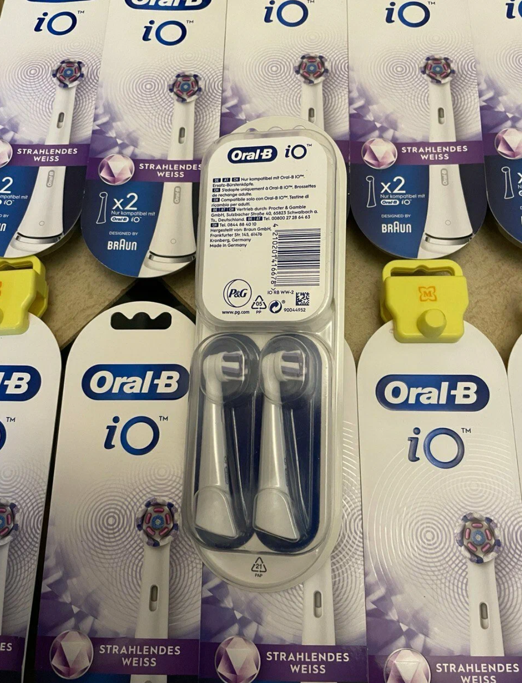 Сменные насадки для зубных щеток Oral-B iO Radiant White White 2 шт.