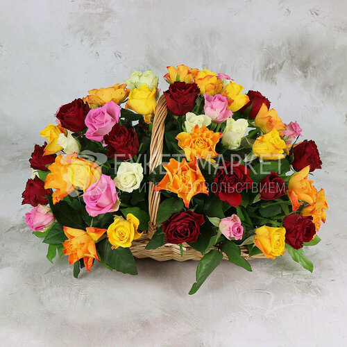 Изображение товара Букет живых цветов "Микс роза", 51 роза, высота 40 см, в корзине