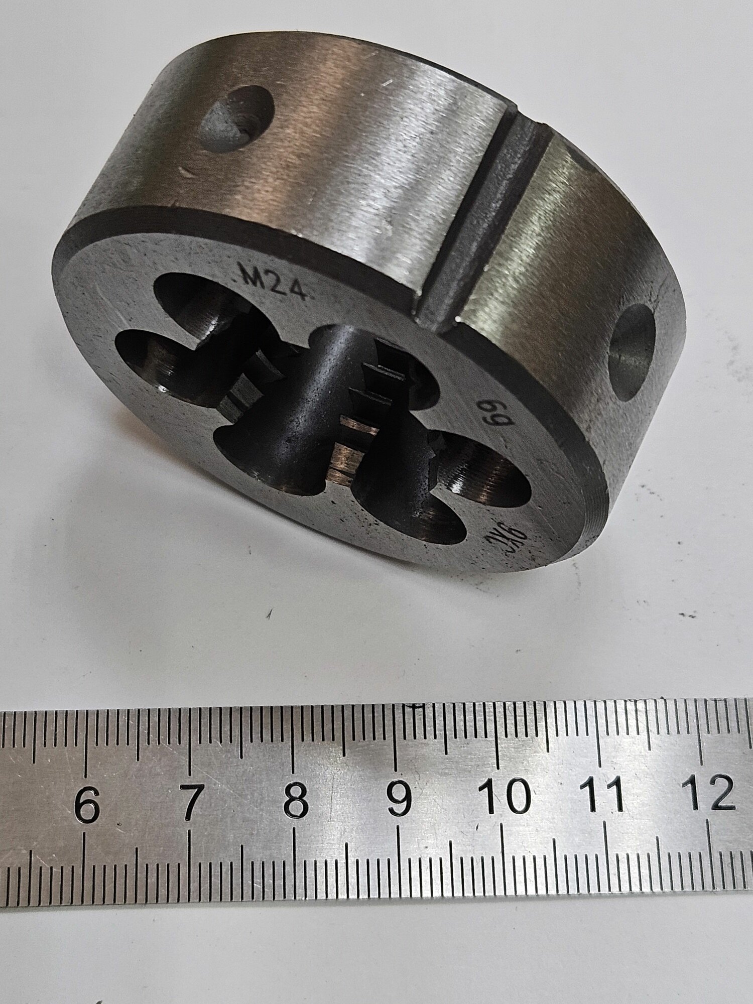 Плашка метрическая М24х3,0 — фото 1