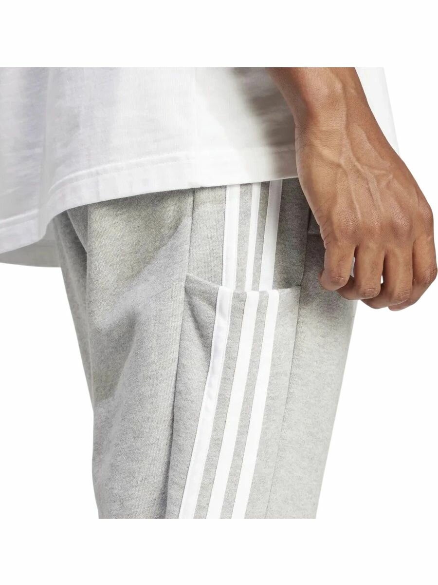 Брюки спортивные adidas Essentials French Terry Tapered Elastic Cuff 3-Stripes Pants, размер M INT, серый — фото 1