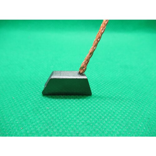 Щетка меднографитовая 6.5х10х15 мм. Меднографитовая