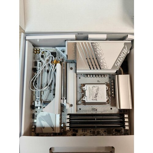 Материнка Gigabyte Z790M AORUS ELITE AX ICE для CPU Intel Core 121314th 4 слотаDDR5 3 слота M2ssd Wi-Fi 6E Bluetooth 53 29483₽