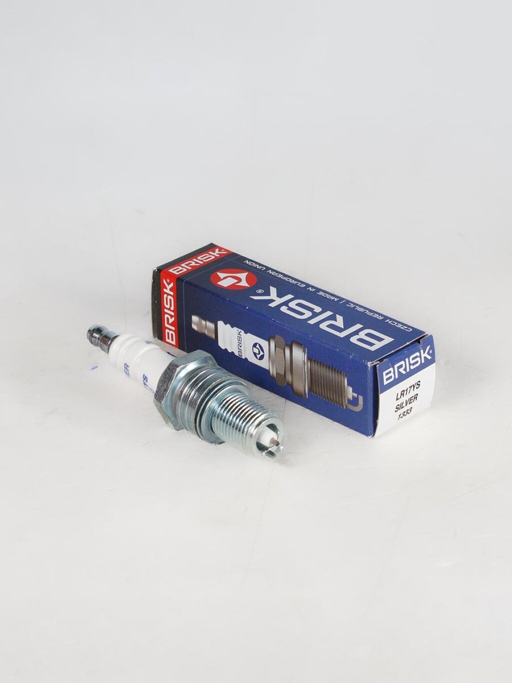 Свеча зажигания BRISK Silver LR17YS для ГАЗ 406 дв.