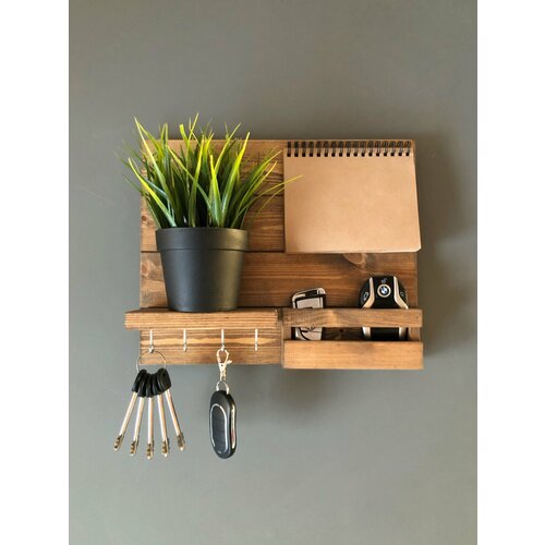 Деревянная ключница настенная с полкой и блокнотом, 4 крючка
